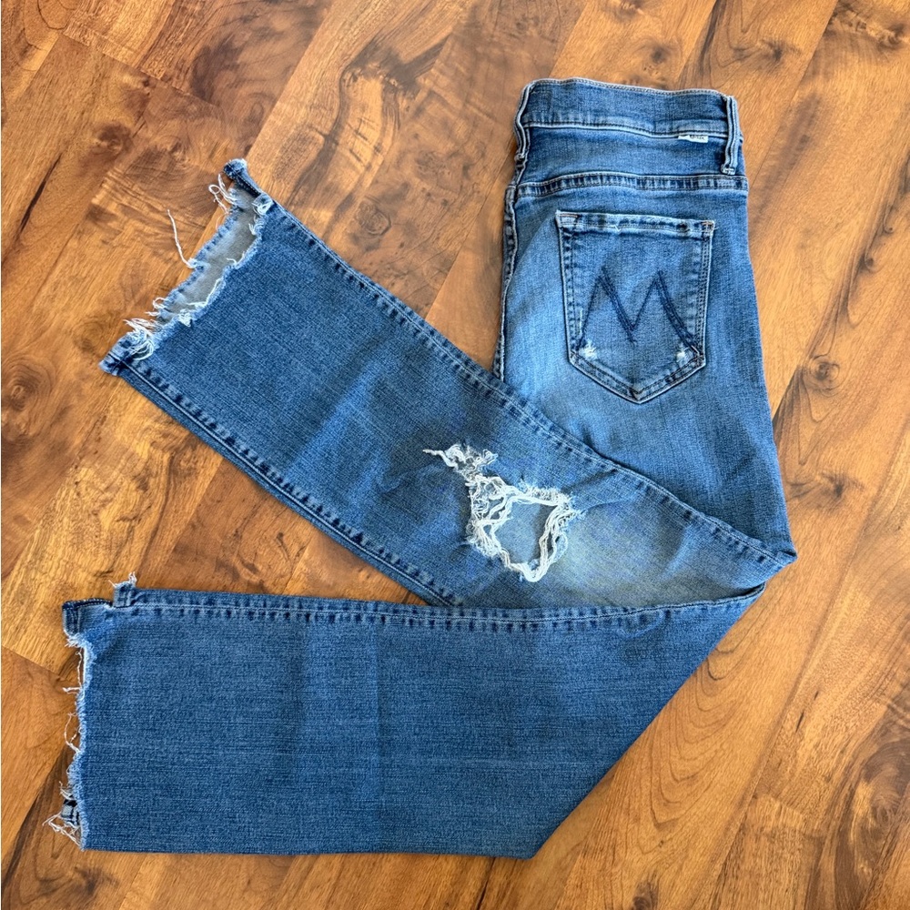 MOTHER the Insider Crop Step Chew Jeans